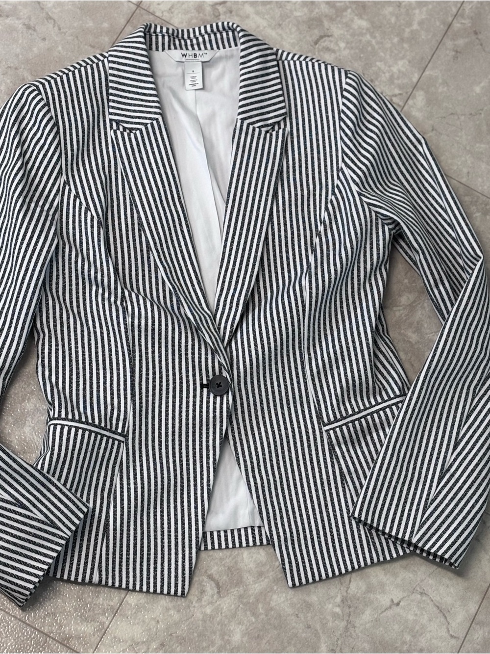 NWOT WHBM Pinstripe Fitted Blazer W/ Matching Shorts Black/ White Size 6 - Picture 3 of 16